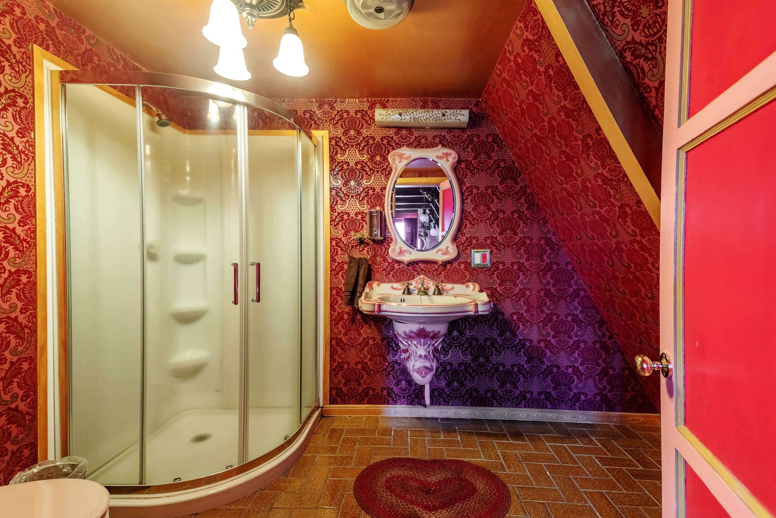 Book The Honeymoon Suite — Hicksville Pines